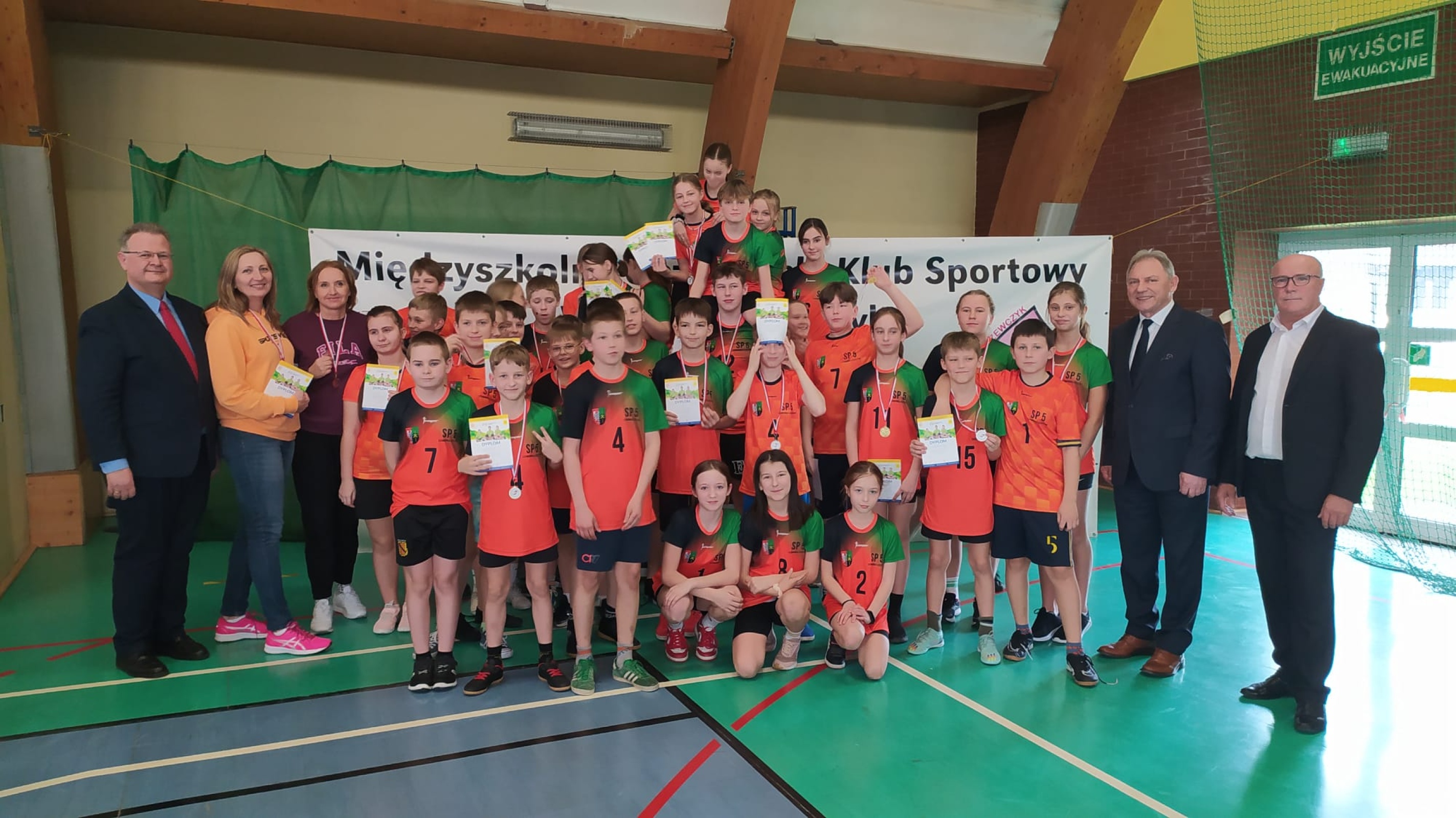 Halowe Zawody Lekkoatletyczne dla klas młodszych