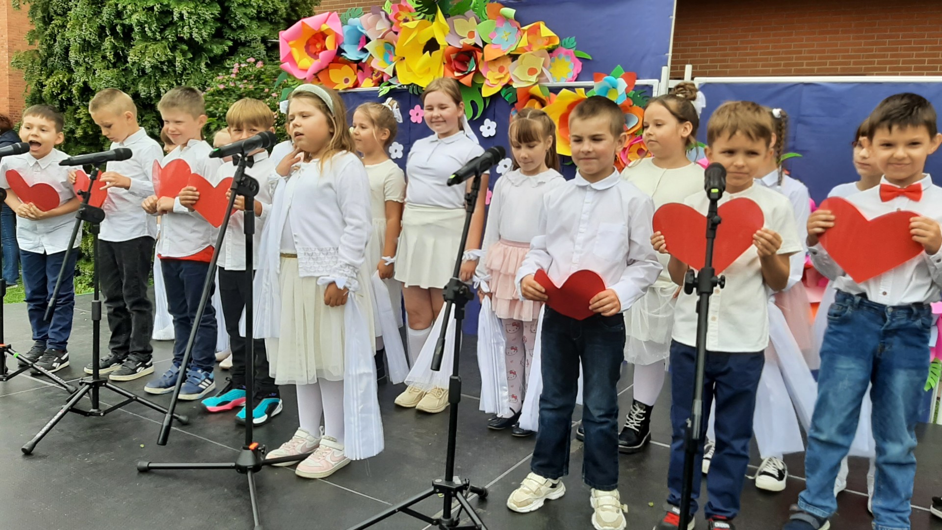 Uczniowie klasy 1a na festynie rodzinnym Uczniowie klasy 1a na festynie rodzinnym