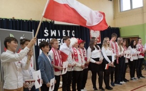Szkolny Festiwal Pieśni Patriotycznej 2022 - klasa 8b.