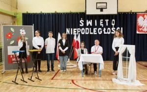 Szkolny Festiwal Pieśni Patriotycznej 2022 występ klasy VI.