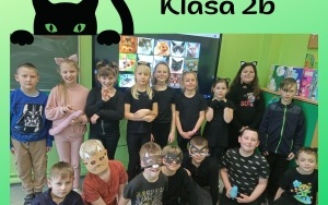 Klasa 2b podczas obchodów Dnia Kota (2)