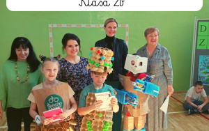 Pokaz mody ekologicznej w klasach I-III, wyróżnione kreacje