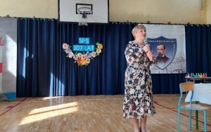 Akademia z okazji święta szkoły i patrona  (4)