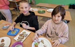 Pieczenie pierników przez uczniów klasy 2a (16)
