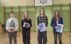 Uczniowie klas starszych wyróżnieni na akademii (6)