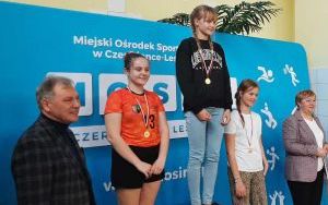 Ucznioiwe SP5 na zawodach w pływaniu 2024 (2)