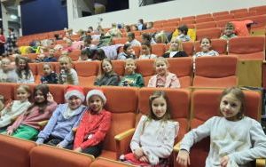 Mikołajkowe kino uczniów klas młodszych w CKE (4)