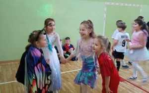 Bal karnawałowy w klasach młodszych (6)
