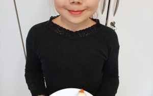 Uczniowie klasy 1a  na zajęciach kulinarnych (3)