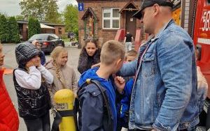 Uczniowie klasy 3 a na zajęciach z pierszej pomocy (5)