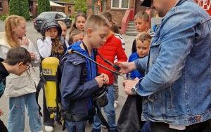 Uczniowie klasy 3 a na zajęciach z pierszej pomocy (4)